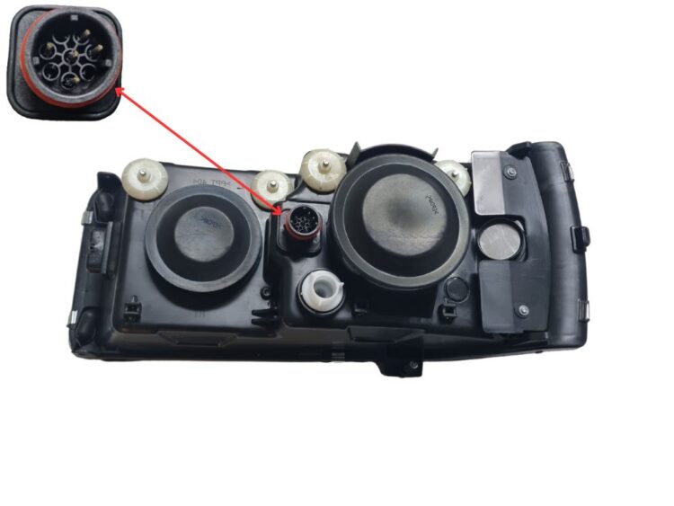 HeadLamp R/H - XF105 (05-13) - Image 2