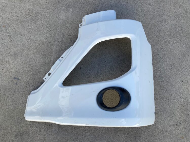DTJ11, Japanese Makes, NISSAN-UD, Quon CD, Quon CG, Quon CW, Quon GK, Quon GW- Front Bumper Bar End- LH Left Hand (Passengers Side)– Steel – Second Hand – Quon CD/CG/CW/GW/GK (17-On), DTJ11-000-2SH