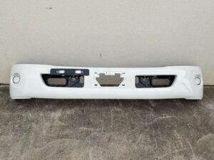 300 SERIES, DUTRO, HI300, HINO, Japanese Makes- Front Bumper Bar – With Chrome Mould – Without Fog& With Radar – Wide Cab – Second Hand – 300 Series/Dutro (10/11-On), HI300-000-G0SH