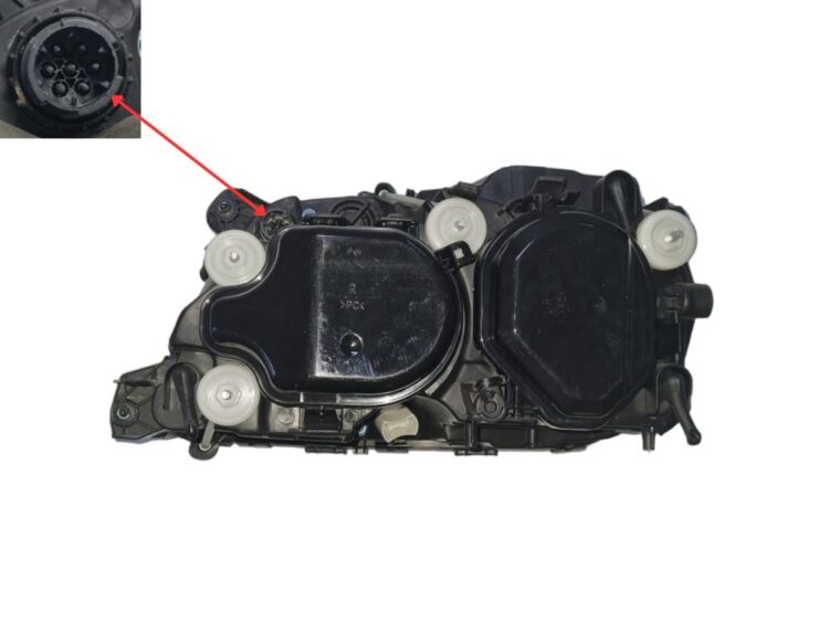 HeadLamp R/H - To Suit Manual & Electric Adjust - Actros MP3 (08-11) - Image 2