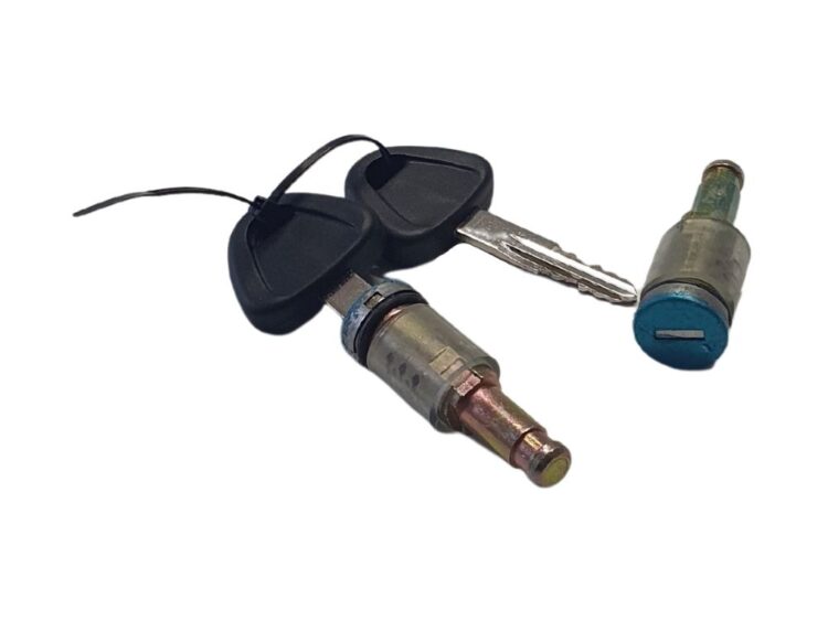 Door Barrel & Key Set - 2 Doors - P/R Series (97-05) - Image 2