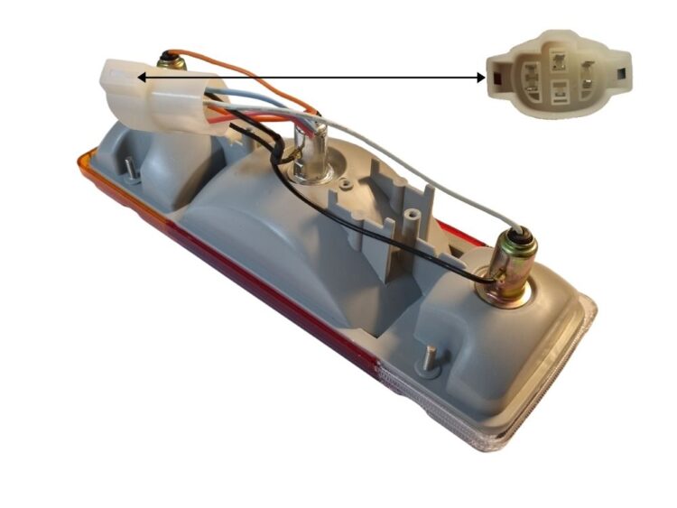 Tail Lamp R/H - YY1/LY1/LY2/LH2/BU1/BU2 (95-01) - Image 2