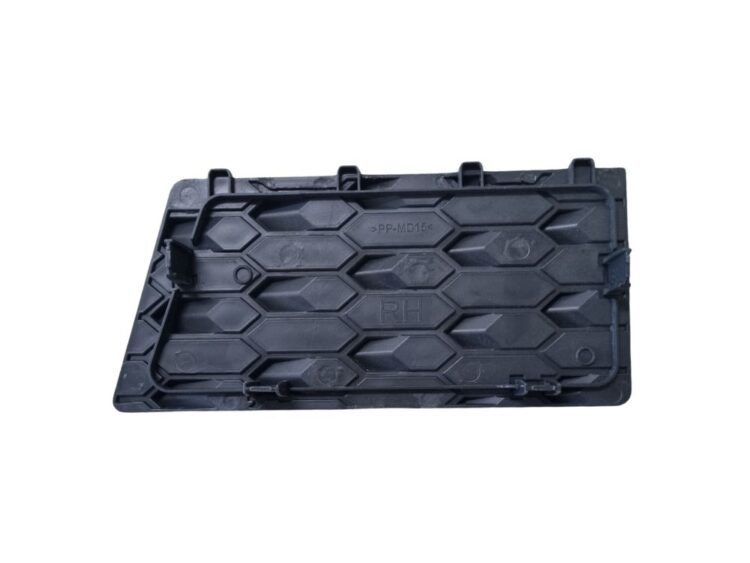 Grille Garnish R/H - Lower - FM (20-On) - Image 2